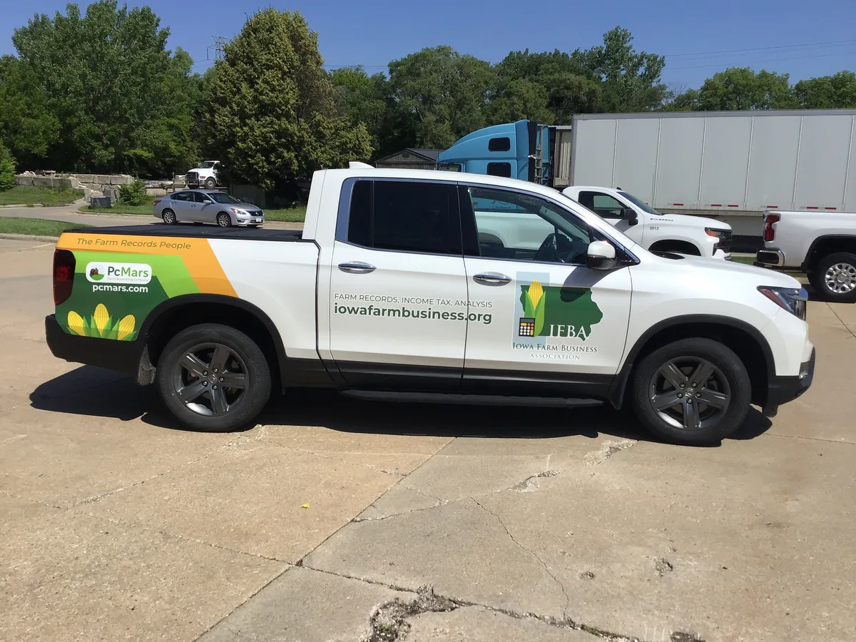 Spot graphics on a Honda Ridgeline truck in Boone, IA