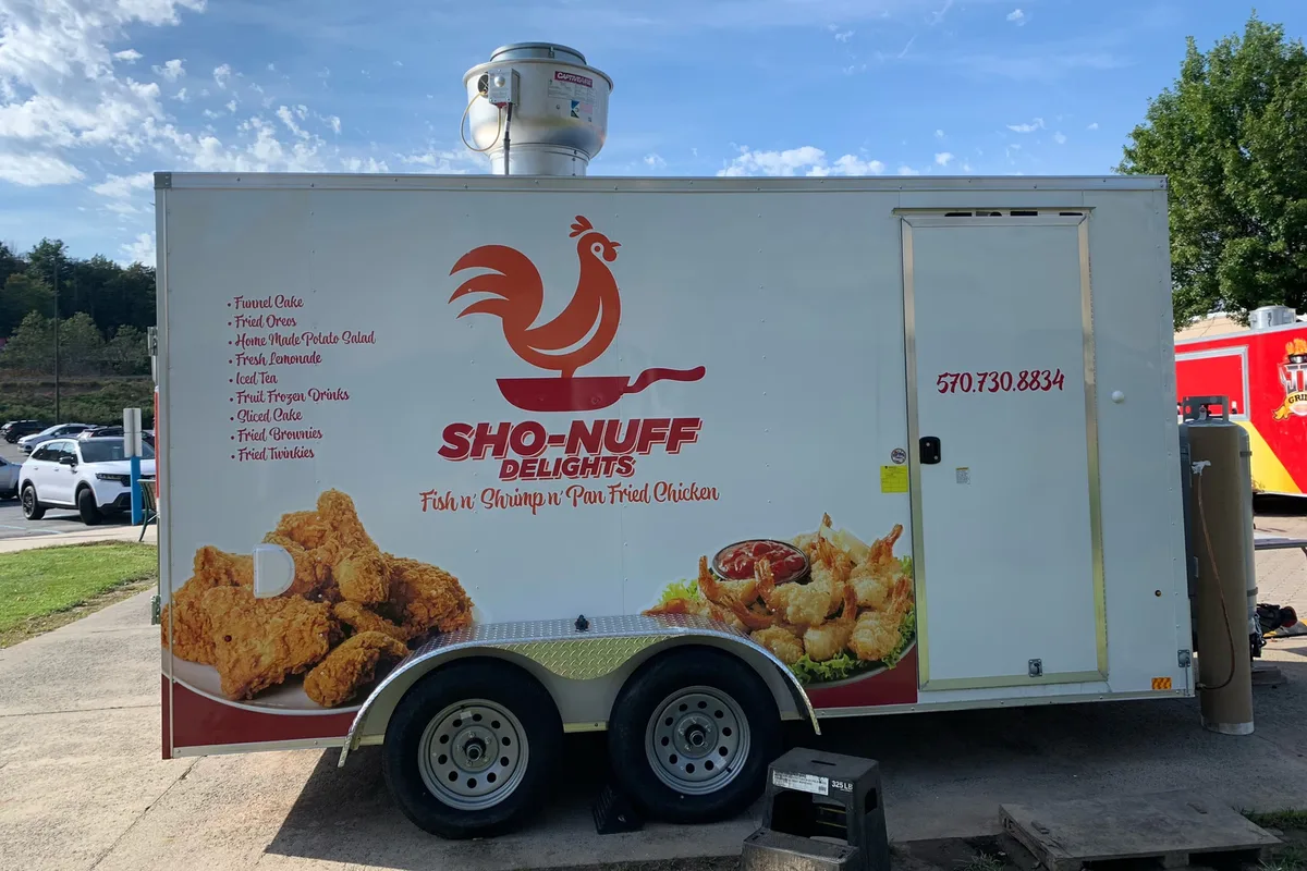 Spot graphics on a Generic Food Trailer in Scranton, PA