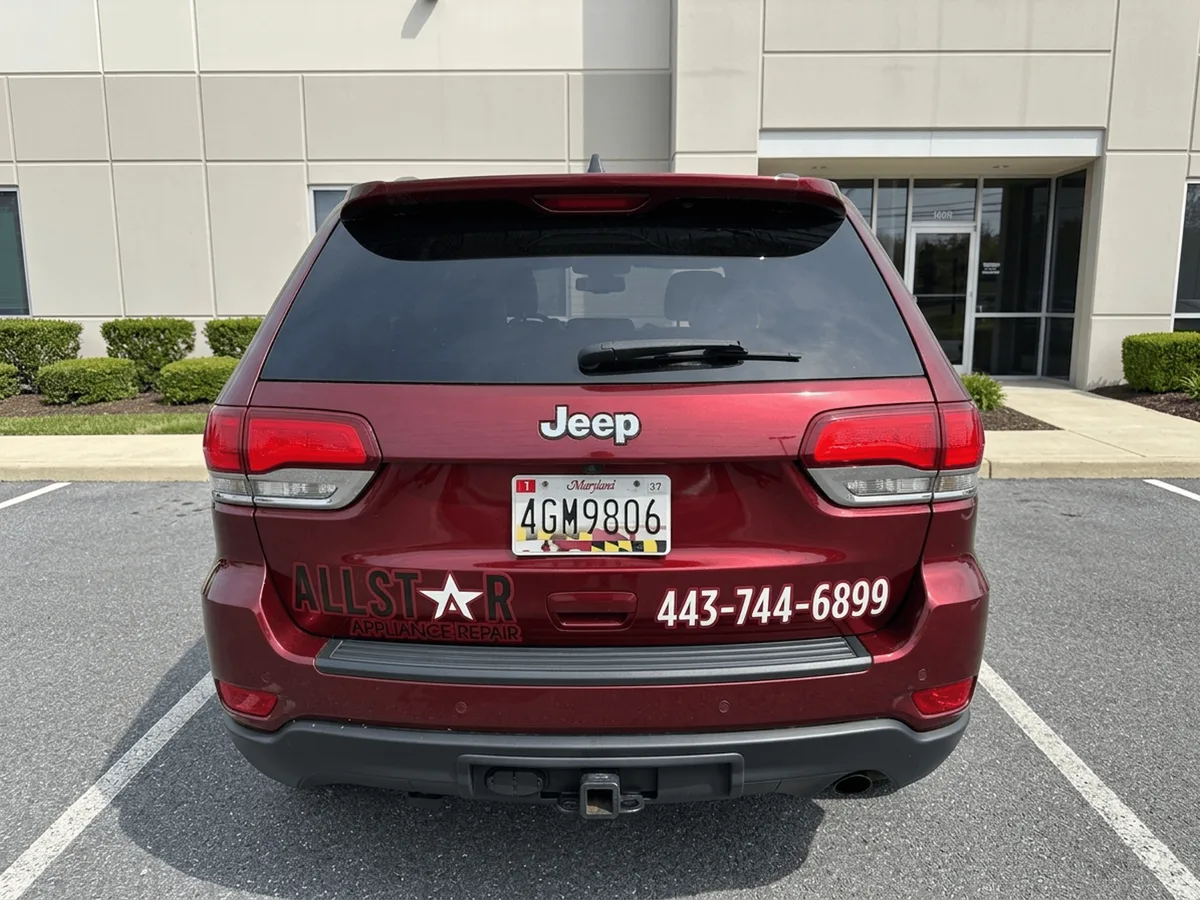 Spot graphics on a Jeep Grand Cherokee SUV in Lutherville Timonium, MD