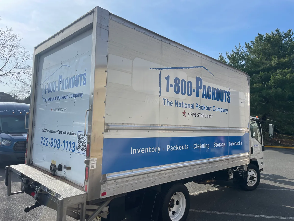 Partial wrap on an Isuzu N-Series