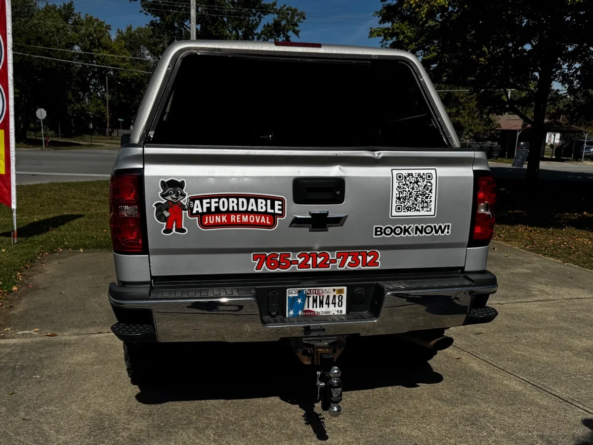 Spot graphics on a Chevrolet Silverado truck in Muncie, IN