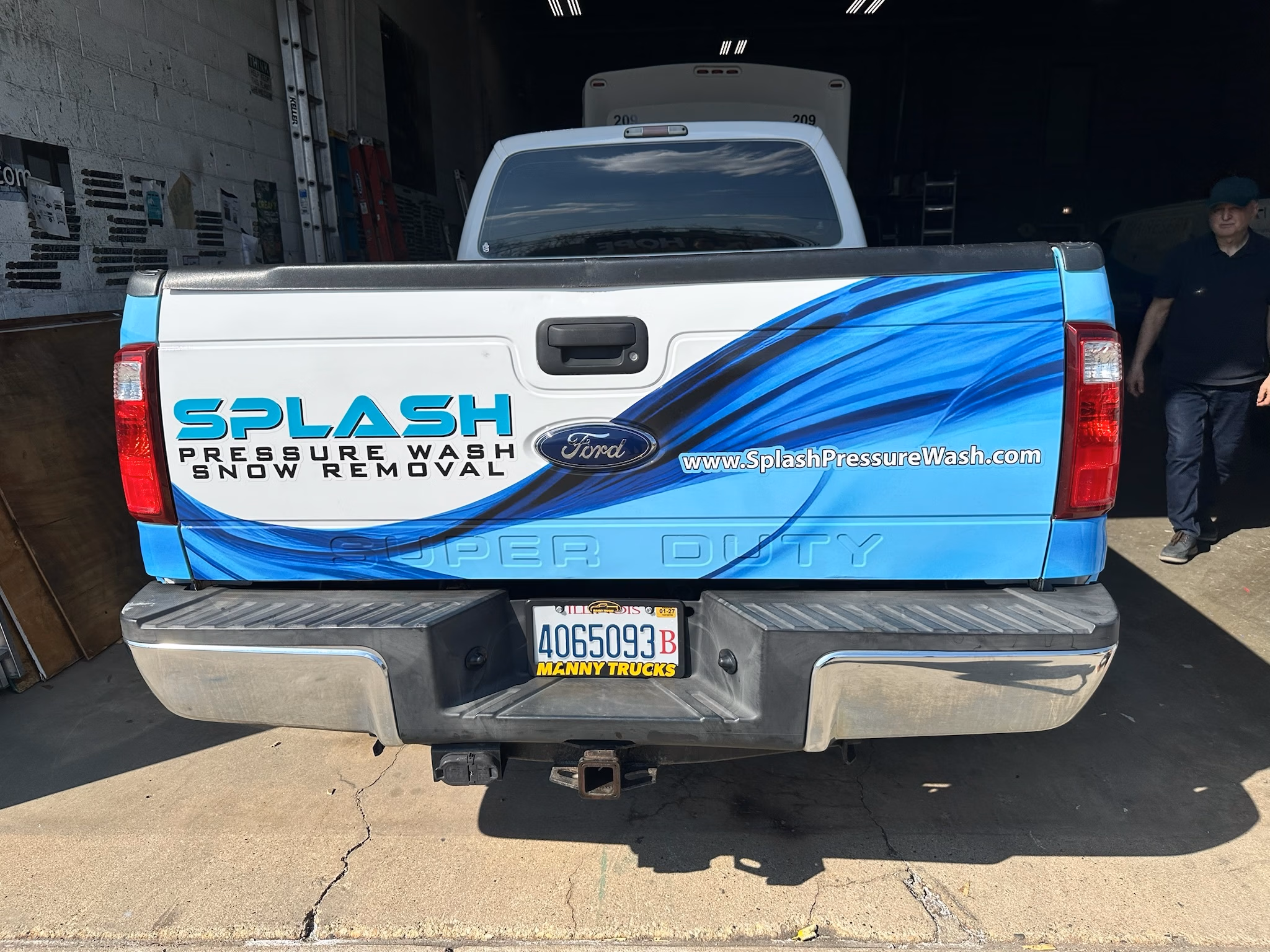 Splash Pressure Wash & Snow Removal vehicle wrap in Niles, IL